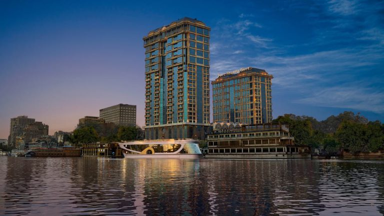 فندق وكازينو فورسيزون فيرست مول